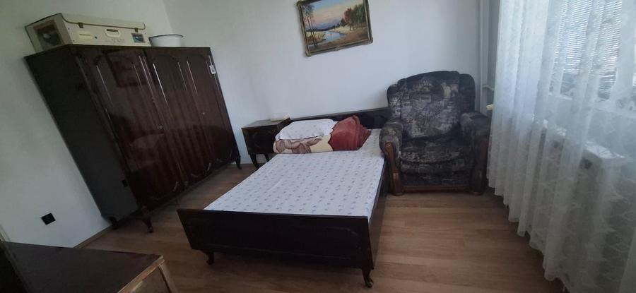 Apartament cu 3 camere semidecomandat în Colentina