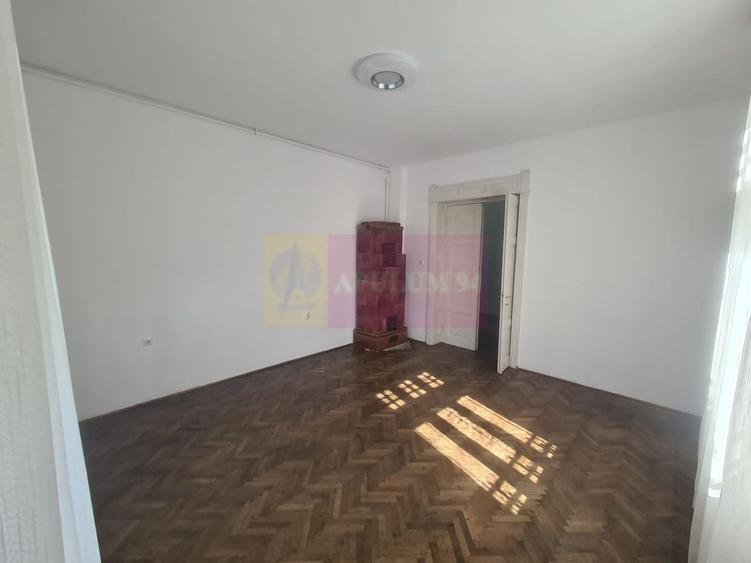 Casă individuală cu 3 camere cu Canalizare în Central
