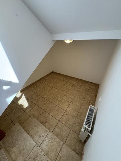 Casă individuală cu 5 camere cu Canalizare în Calea Moldovei