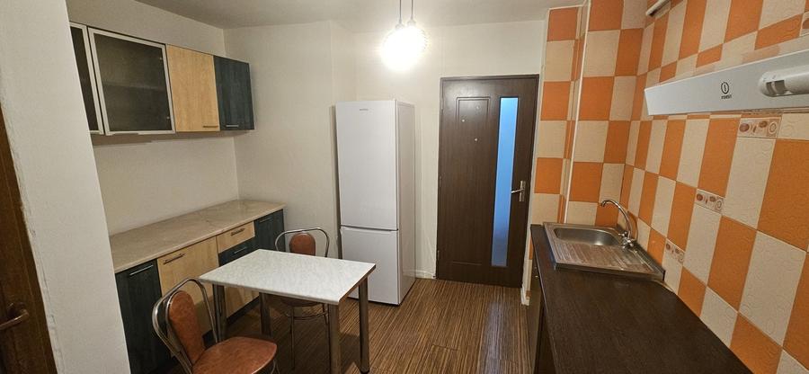 Apartament cu 3 camere decomandat în 1 Mai