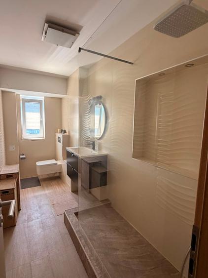 Apartament cu 3 camere decomandat în Victoriei