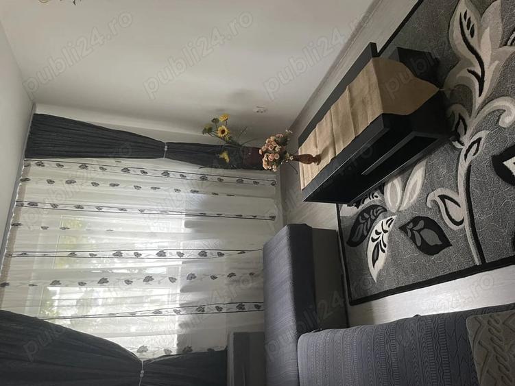 Apartament cu 3 camere semidecomandat în Trivale