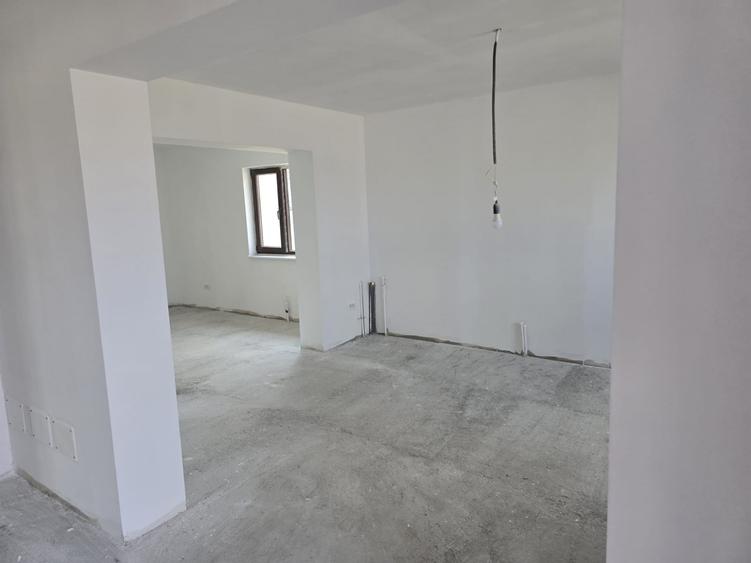 Casă individuală cu 3 camere cu Teren 1000 Mp în Dumbrava Roșie