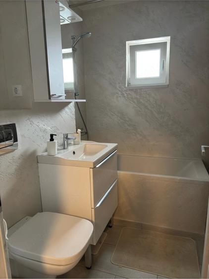 Apartament cu 2 camere decomandat, mobilat în Central