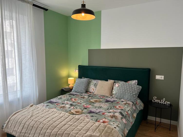 Apartament cu 3 camere decomandat în Central — fotografia 1