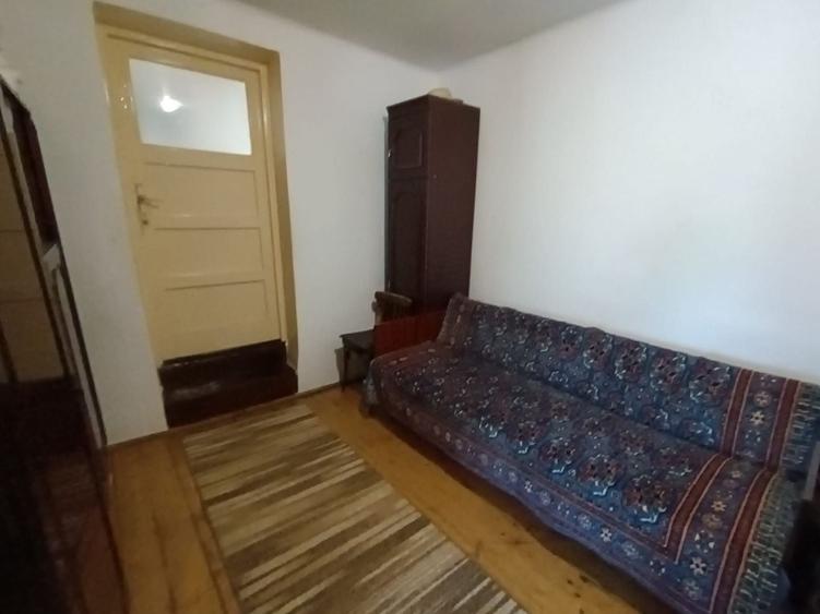 Casă individuală cu 6 camere cu Canalizare în Dâmbul Rotund