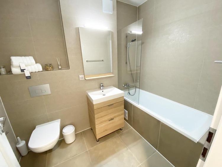 Apartament cu 2 camere decomandat în Sisești
