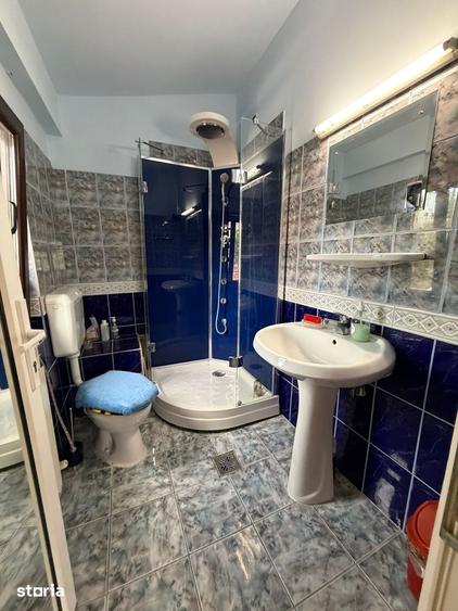 Casă cu 7 camere cu Teren 333 Mp în Tomis II