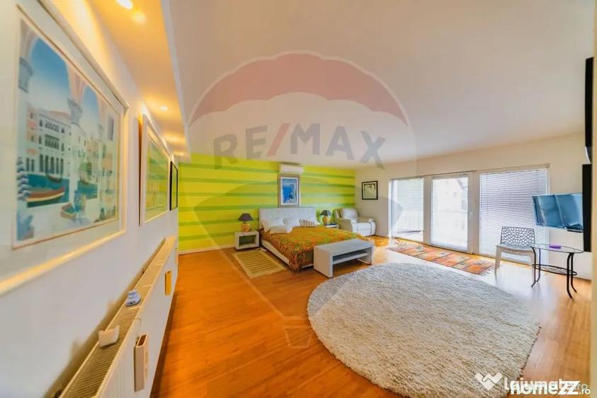 Casă cu 4 camere cu Teren 921 Mp în Subcetate