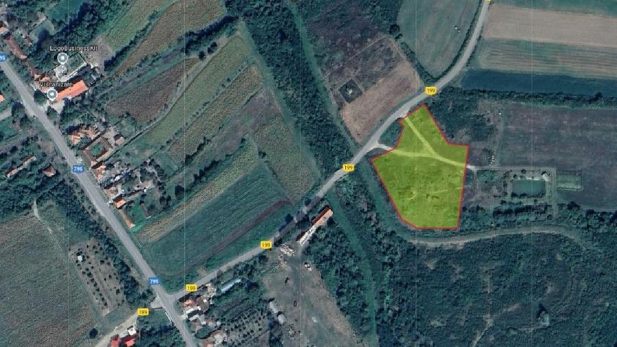 Teren agricol intravilan de 6100 mp, în Holod