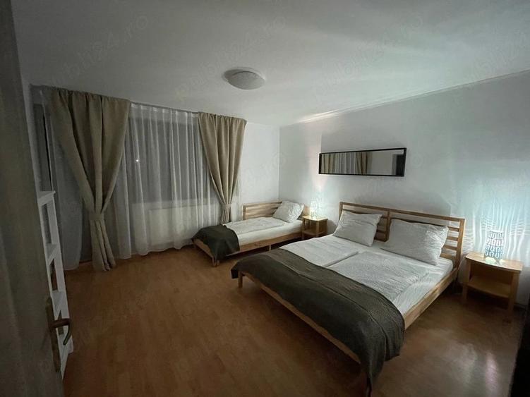 Casă cu 10 camere cu Teren 2132 Mp în Bozovici
