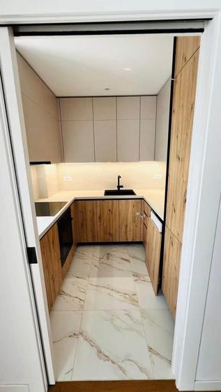 Apartament cu 3 camere semidecomandat în Cotroceni
