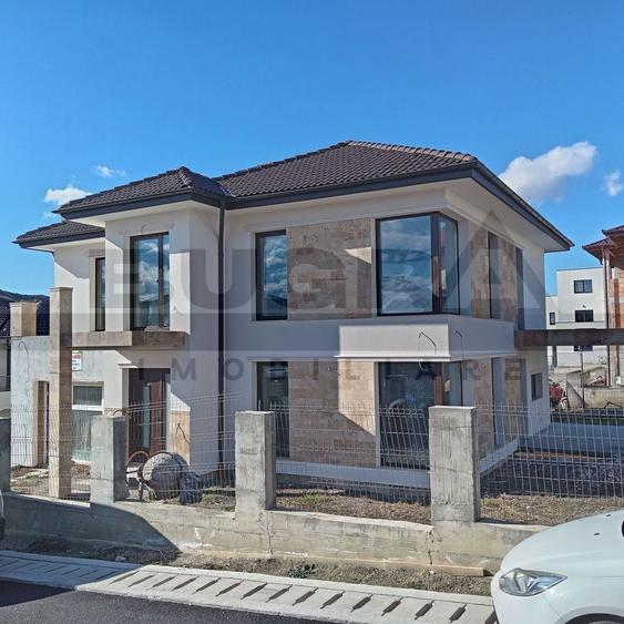 Casă individuală cu 4 camere cu Canalizare în Chinteni