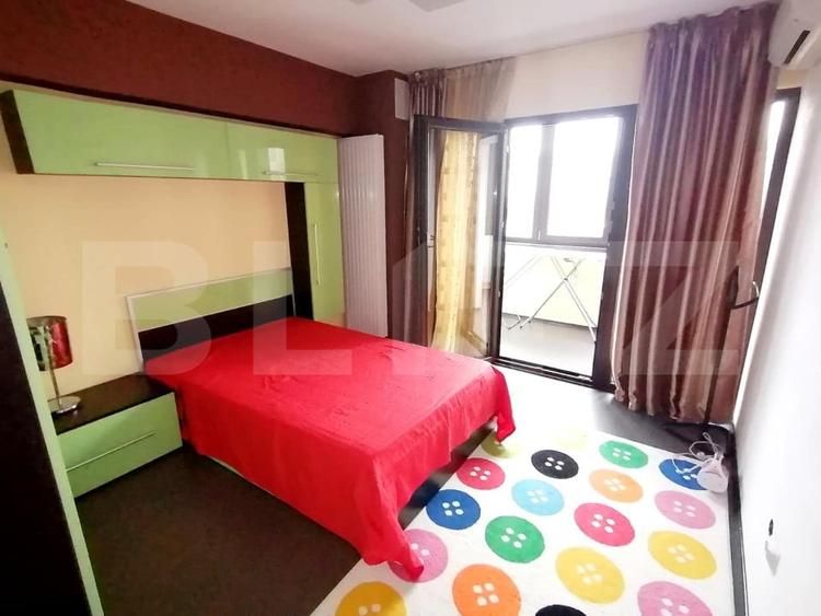 Apartament cu 4 camere decomandat, mobilat în Calea București