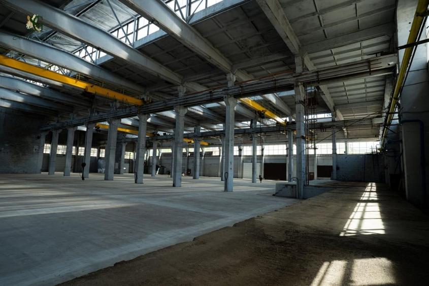 Spațiu industrial, de 3,458 mp, în Central