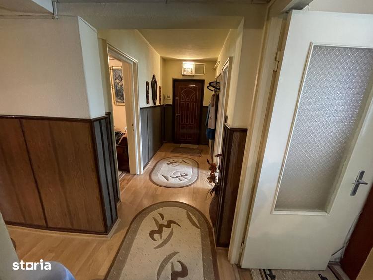 Apartament cu 3 camere decomandat în Mazepa 1