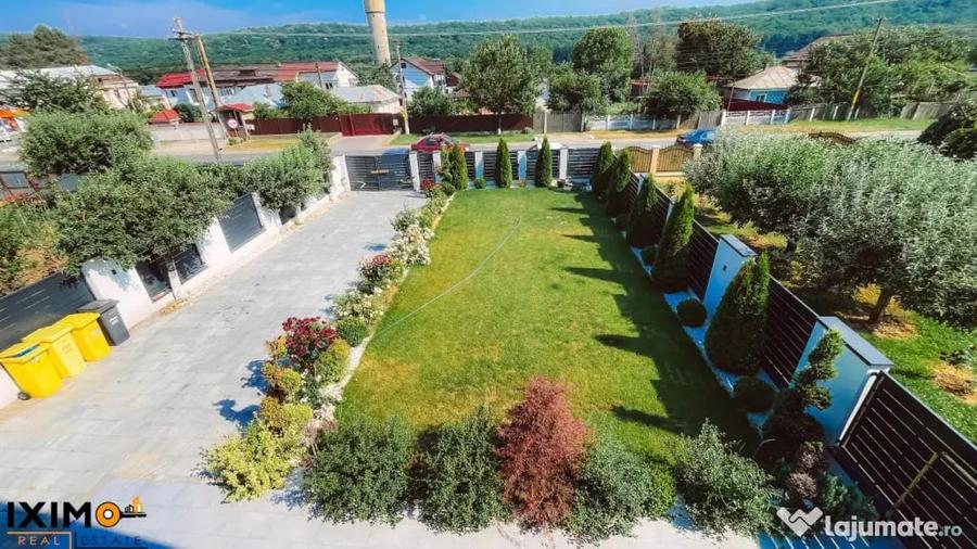 Casă cu 6 camere cu Teren 10100 Mp în Traian