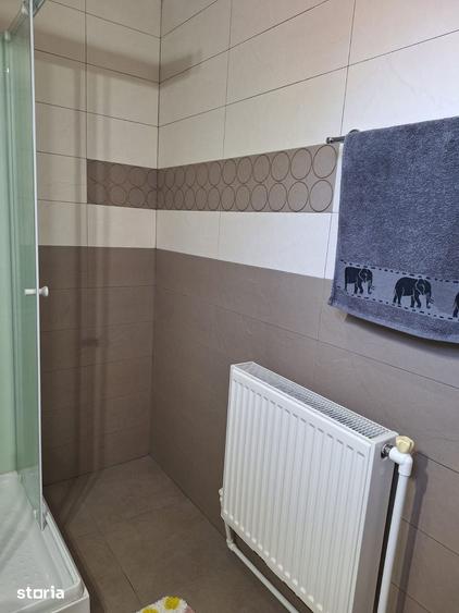 Casă cu 5 camere cu Teren 280 Mp în Central