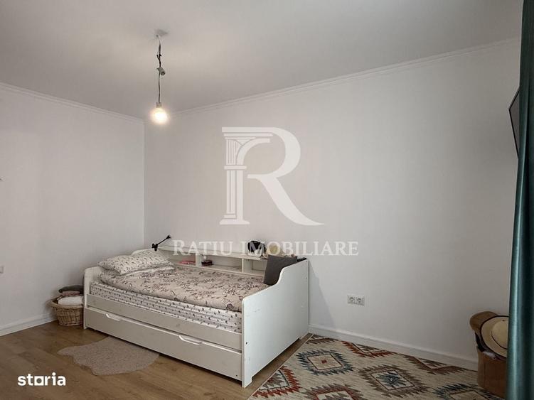 Casă cu 4 camere în Sântandrei
