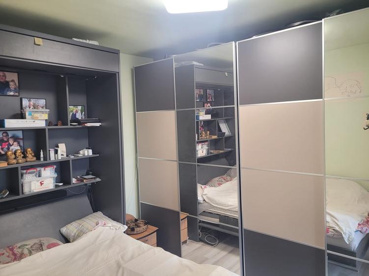 Apartament cu 3 camere semidecomandat în Dacia