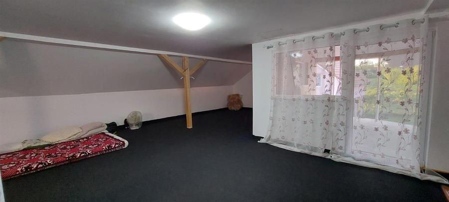 Casă cu 4 camere cu Teren 1465 Mp în Țețchea