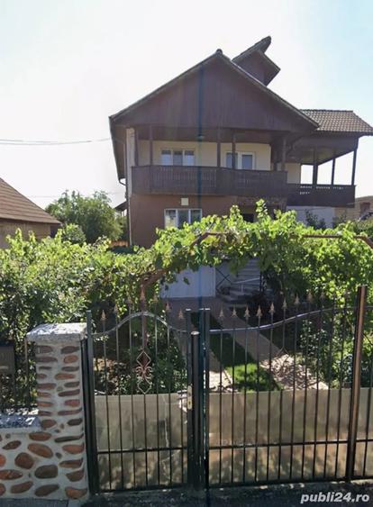 Casă cu 6 camere cu Teren 1054 Mp în Primăverii