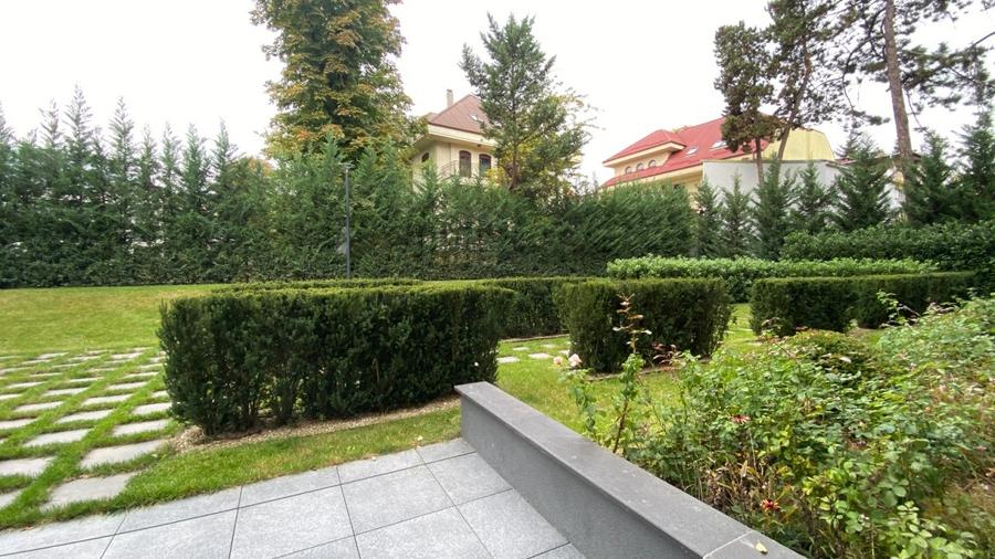 Apartament cu 5 camere decomandat, mobilat în Kiseleff