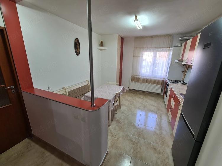 Apartament cu 3 camere decomandat în Mărăști