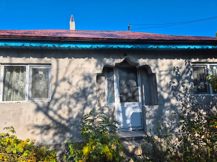 Casă individuală cu 5 camere cu Teren 1100 Mp în Colceag