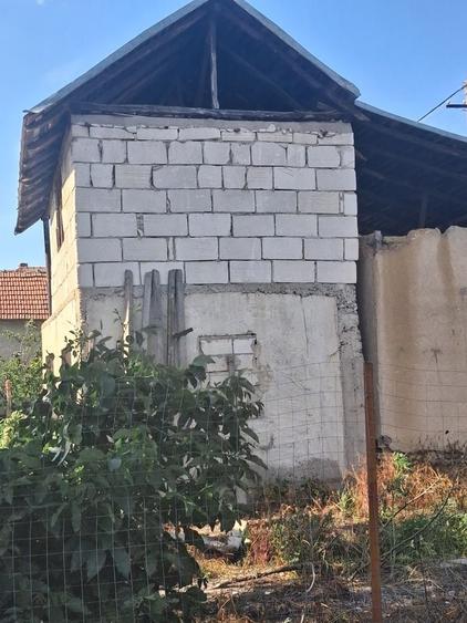 Casă cu 3 camere în Izvoru Aneștilor