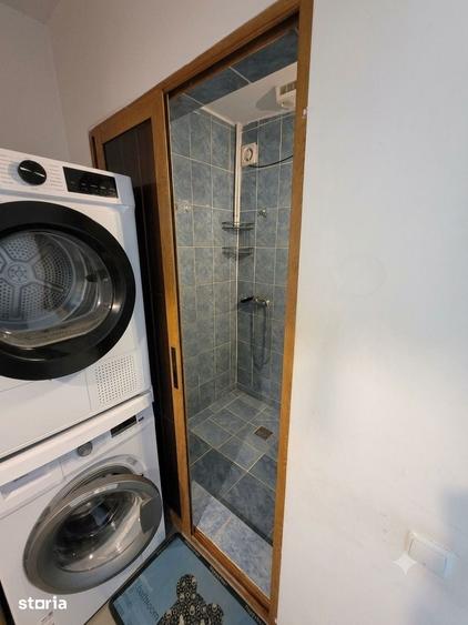 Apartament cu 3 camere în Petrișor