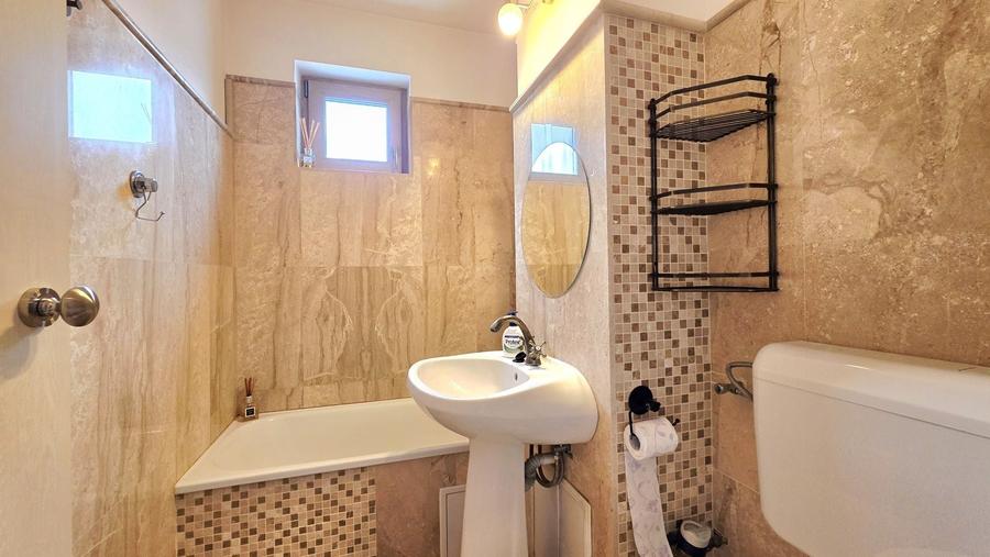 Apartament cu 3 camere decomandat în Ultracentral