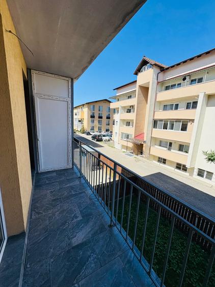 Apartament cu 3 camere decomandat, mobilat în Florești