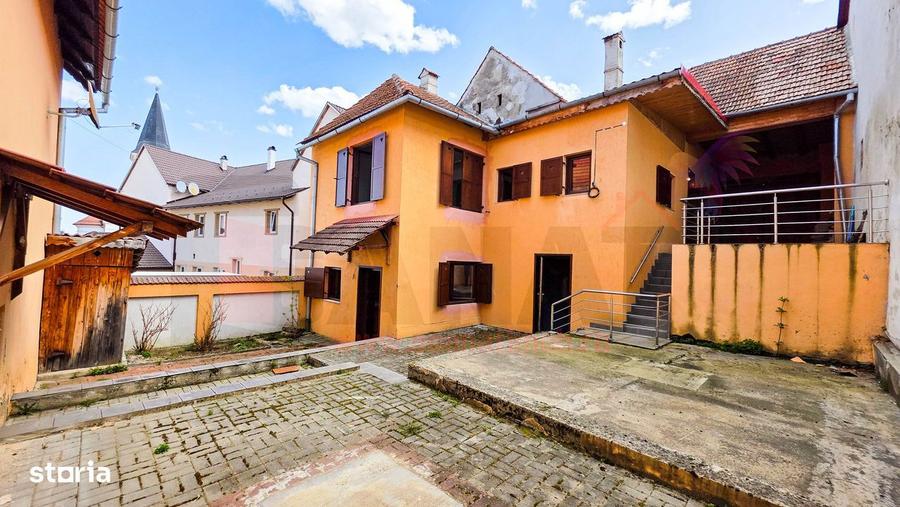 Casă cu Teren 443 Mp în Poiana Sibiului
