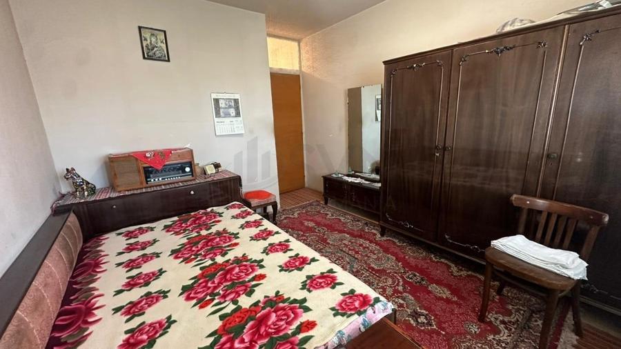 Apartament cu 3 camere decomandat în Aviației