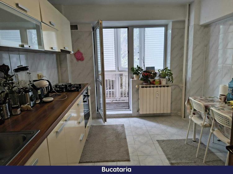 Apartament cu 3 camere decomandat în Tineretului