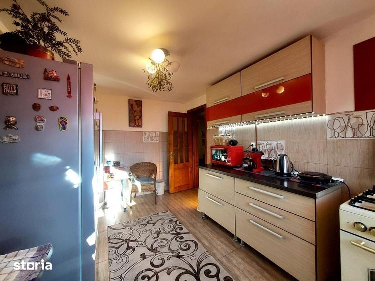 Casă cu 6 camere cu Teren 250 Mp în Central