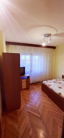 Apartament cu 3 camere semidecomandat în Central