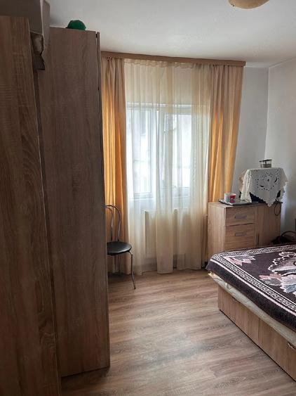 Apartament cu 3 camere decomandat în Mărășești