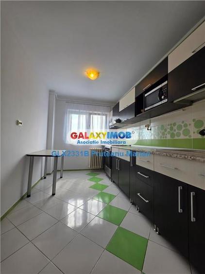 Apartament cu 3 camere semidecomandat, mobilat în Militari