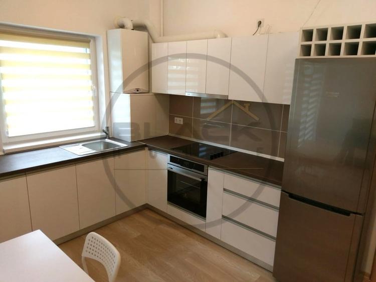 Apartament cu 2 camere semidecomandat, mobilat în Central