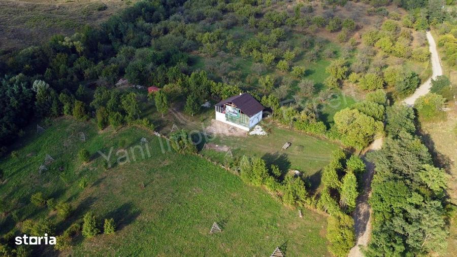 Casă cu 3 camere în Corbeni