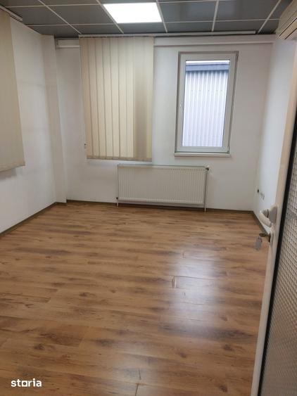 Spațiu comercial, de 24 mp, în Central