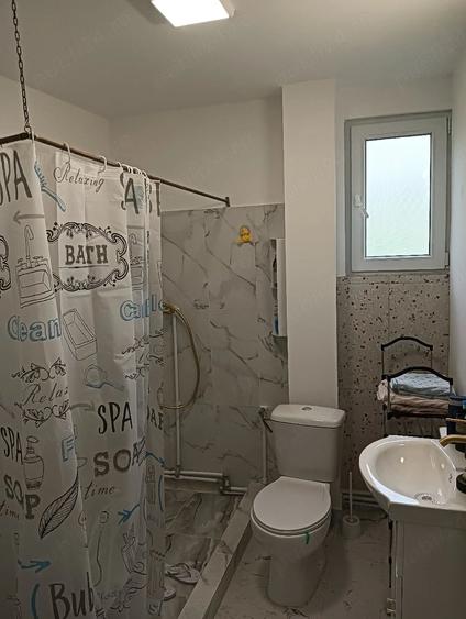 Casă cu Teren 1013 Mp în Groși