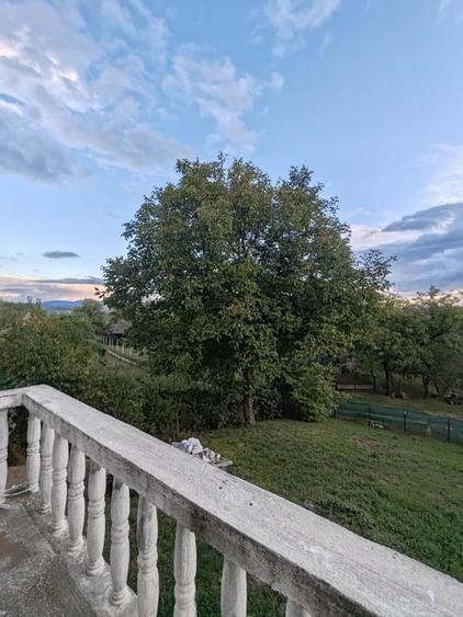 Casă individuală cu 6 camere cu Canalizare în Ocoliș