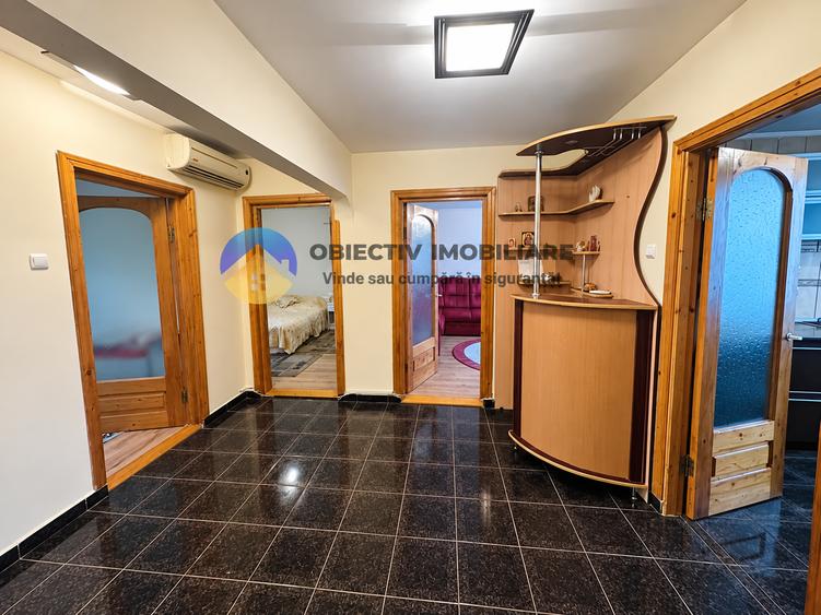 Apartament cu 4 camere decomandat, mobilat în Mărăței