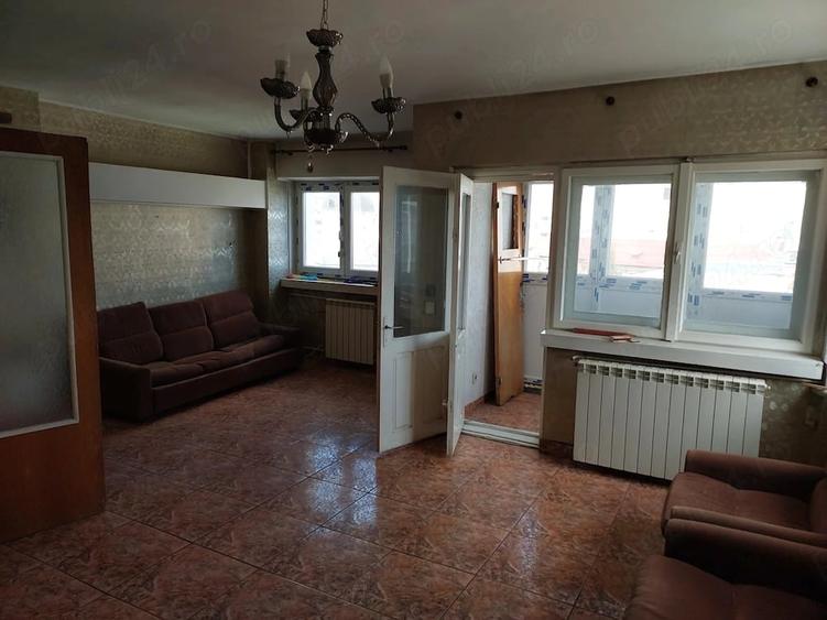 Apartament cu 4 camere decomandat în Ultracentral