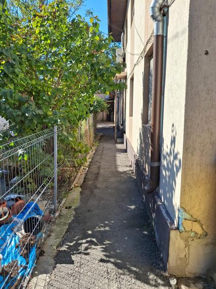 Casă cu 6 camere cu Canalizare în Brâncoveanu