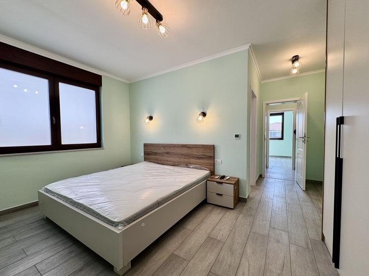 Casă individuală cu 4 camere cu Canalizare în Ghiroda