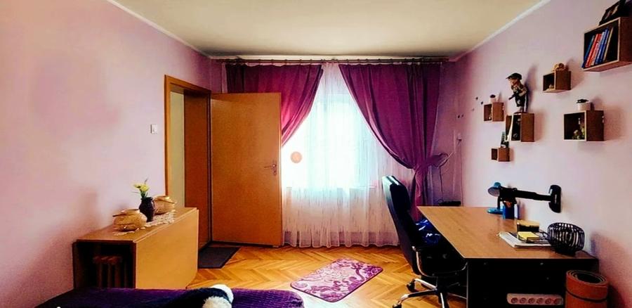Casă cu 3 camere cu Teren 1000 Mp în Central